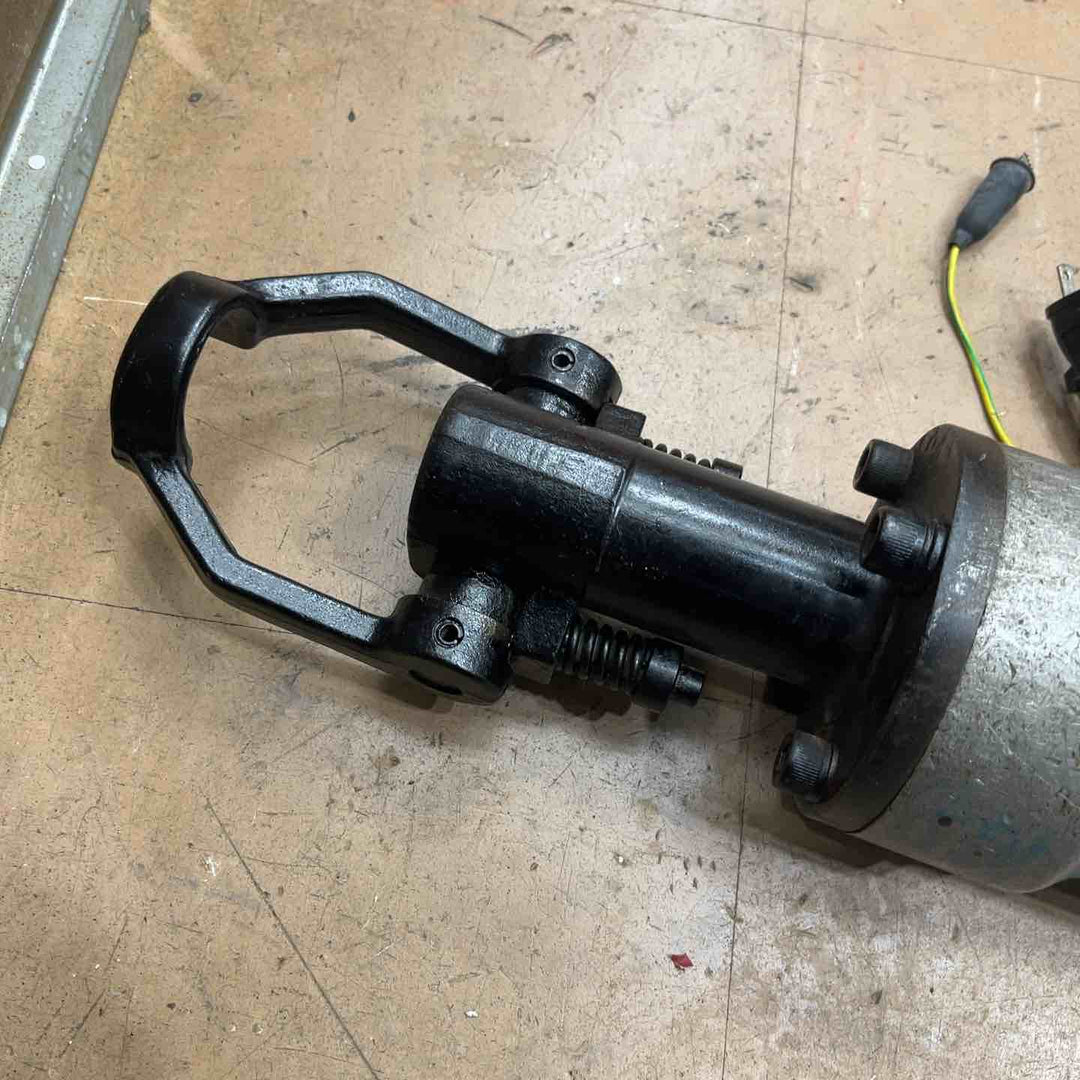 【店頭受取り限定】★マキタ(makita) 電動ハンマ HM1810【草加店】