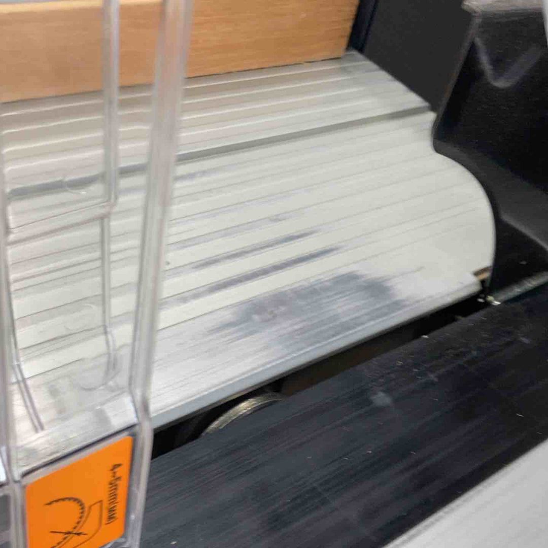 【店頭受取り限定】★マキタ(makita) マルノコ盤 2703 刃欠品【戸田店】