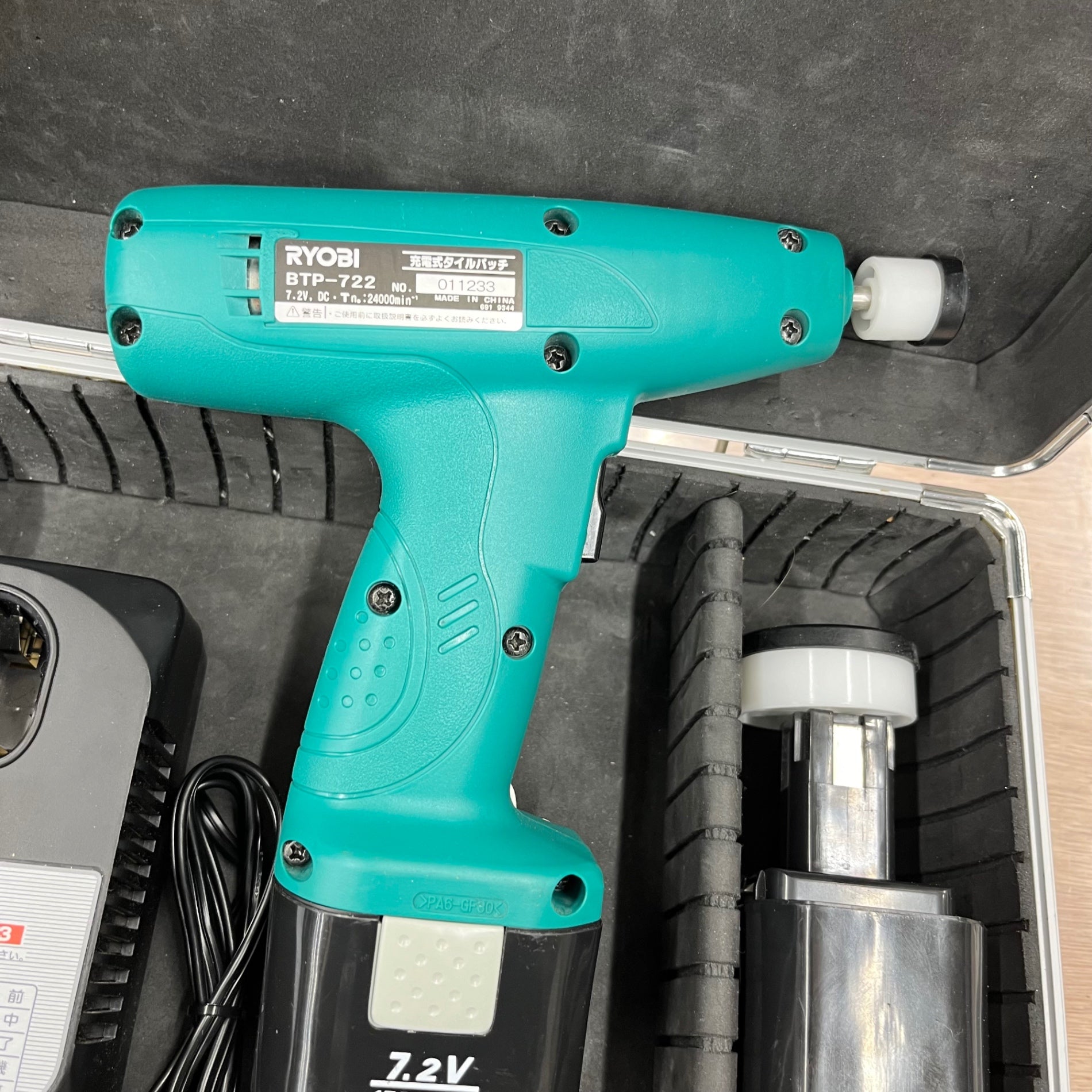 ♭【中古品】リョービ BTP-722 充電式タイルパッチ【熊本けやき通り店】【中古】 BTP-722 タイルパッチ 1台 RYOBI(リョービ) 【通販モノタロウ】
