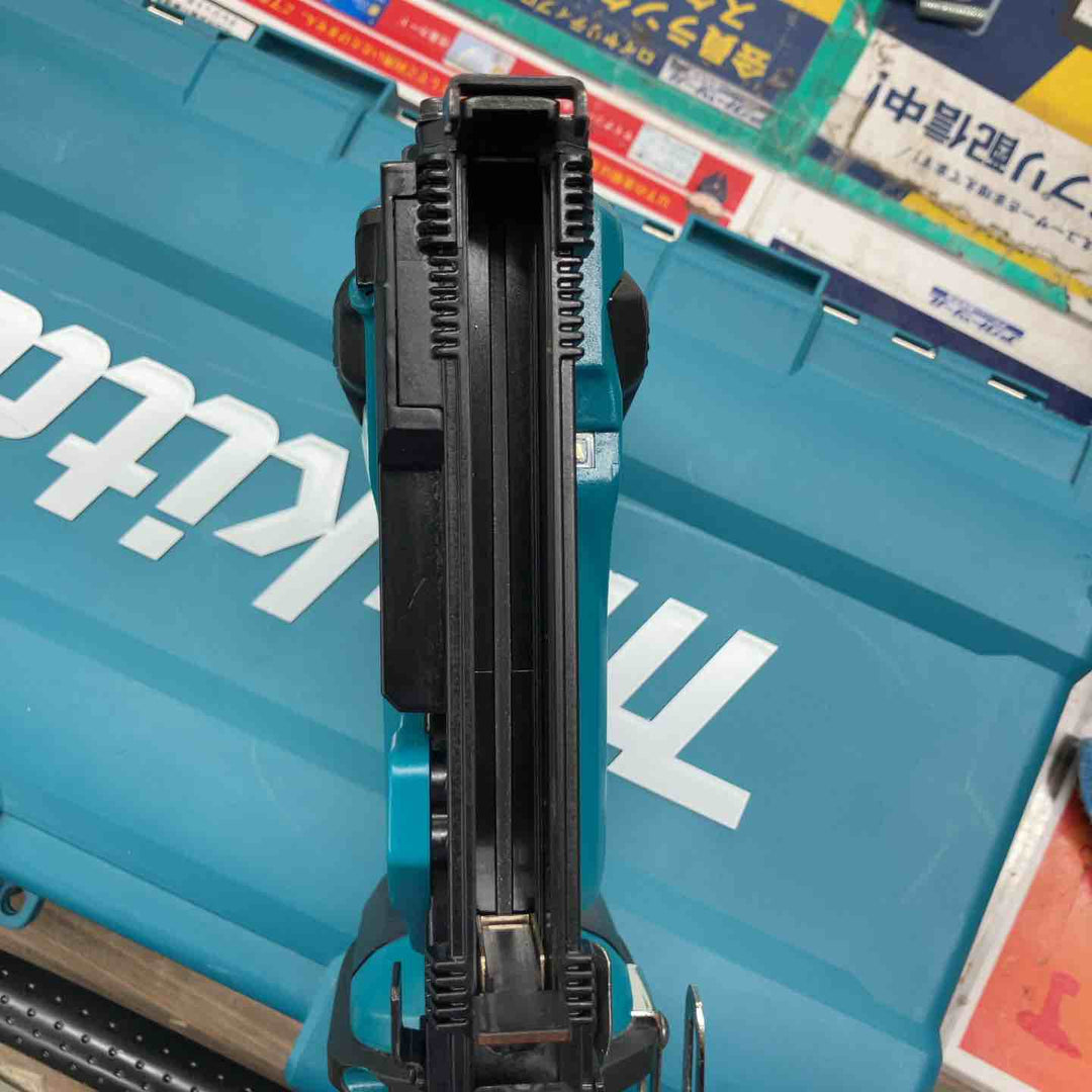 ★マキタ(makita) コードレスタッカー ST121DZK　18V対応【戸田店】