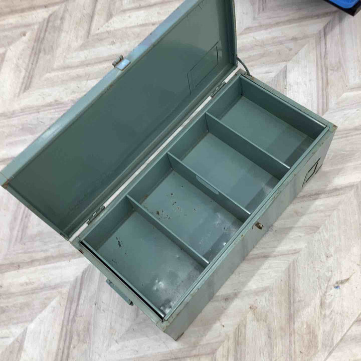 トラスコ ツールボックス 工具箱 F-700 中型車載用工具箱 中皿付 W700×D350×H285 TOOL BOX 配管/収納/荷台/TRUSCO【越谷店】