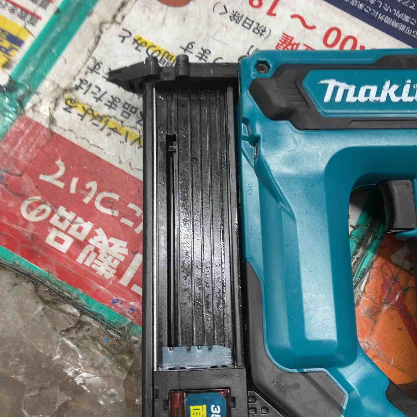 ☆マキタ(makita) 18V コードレスフィニッシュネイラ FN350DZ 本体のみ ☆マキタ(makita) 18V コードレスフィニッシュネイラ FN350DZ 本体のみ