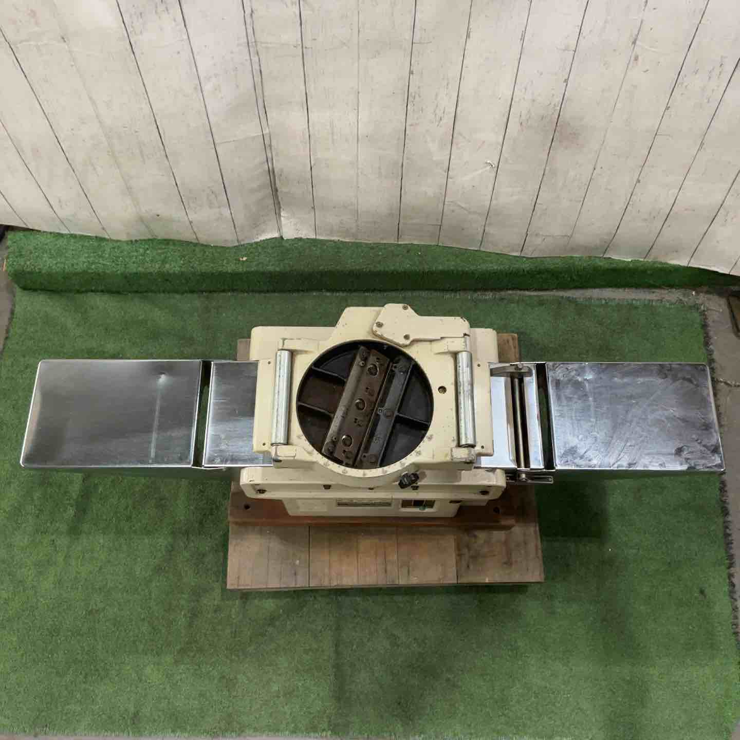 【現状品】☆マキタ(makita) 超仕上カンナ LP1802C 保証なし【川口店】 現状品】☆マキタ(makita) 超仕上カンナ LP1802C 保証なし【川口店