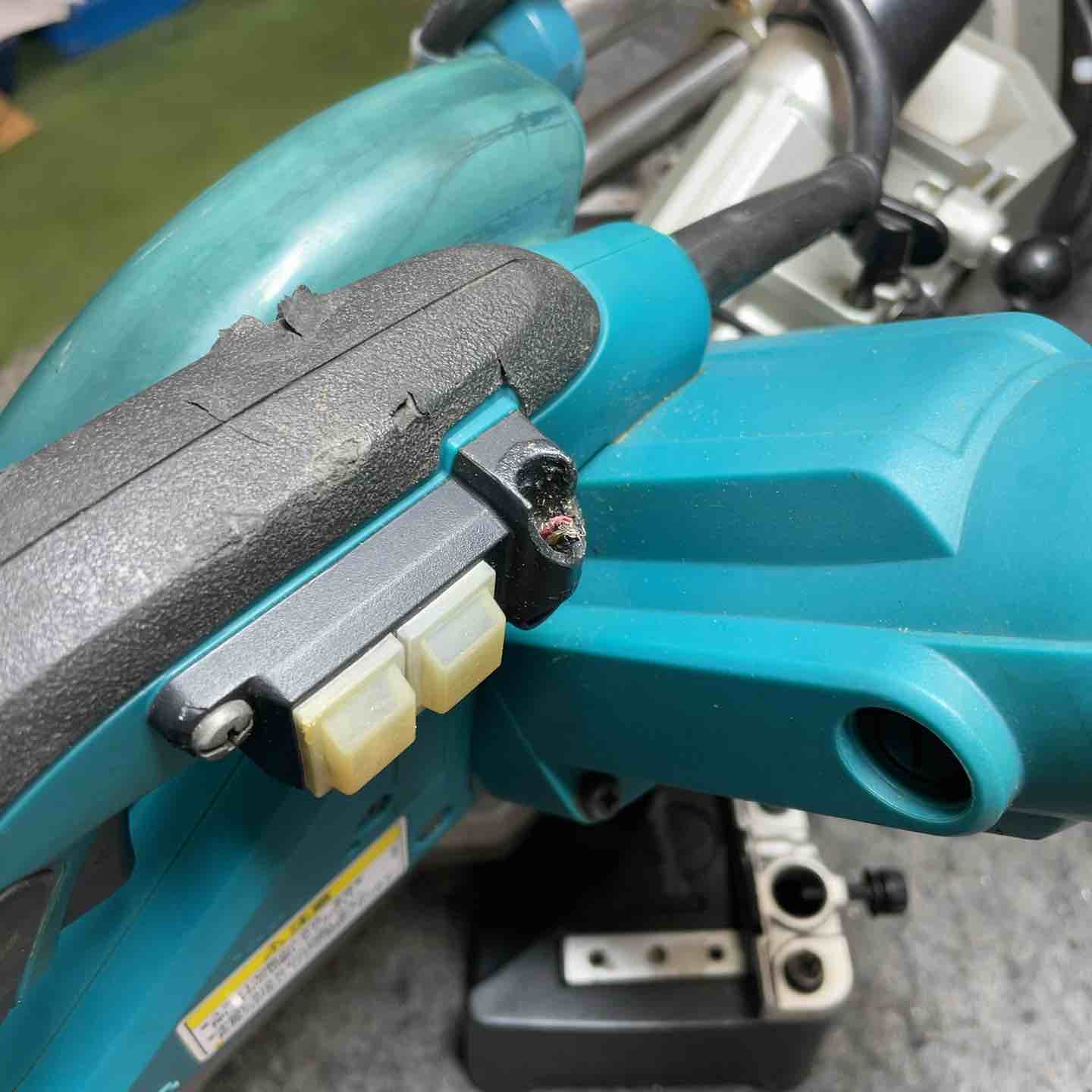マキタ(makita) 卓上スライドマルノコ LS0612FL【桶川店】 – アクト