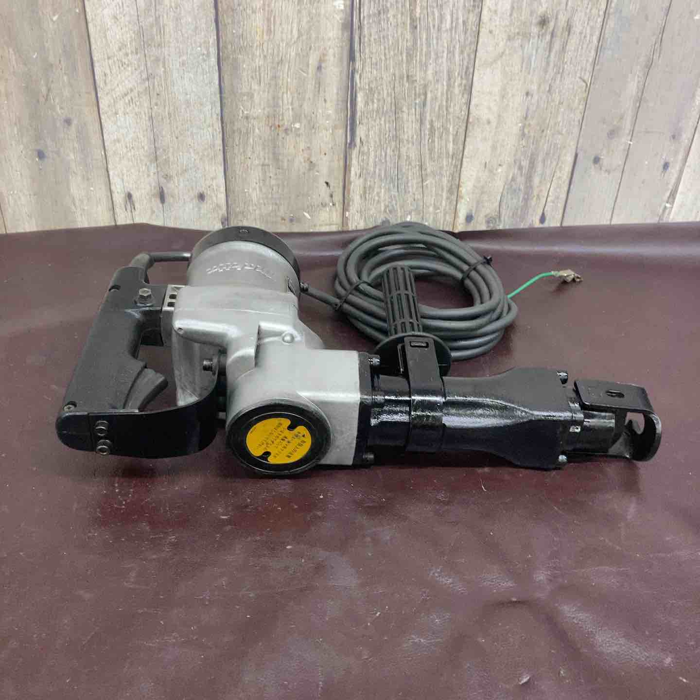 【中古品】マキタ(makita) 電動ハンマ HM1201 はつり機【東大和店】 中古品】マキタ(makita) 電動ハンマ HM1201 はつり機【東大和店