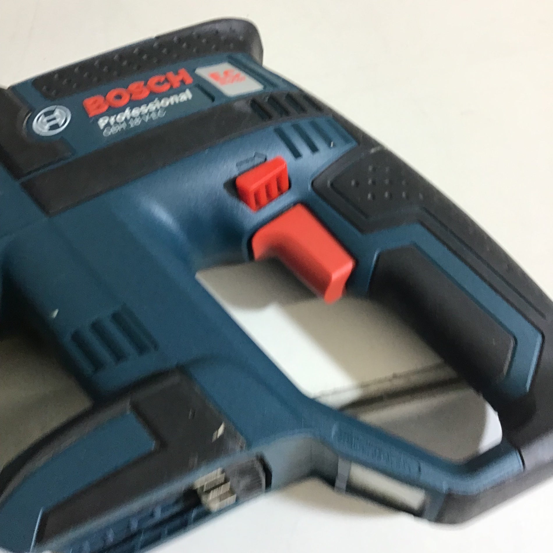 ○ボッシュ(BOSCH) コードレスハンマドリル GBH18V-ECH【戸田店