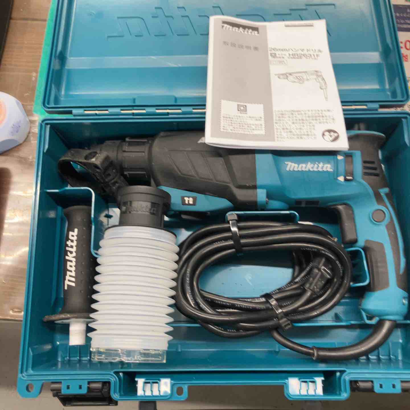 マキタ ハンマドリルAC100V式 26mm/ハツリ可 SDS+ HR2631F マキタ ハンマドリルAC100V式 26mm/ハツリ可 SDS+ HR2631F : ワイズ
