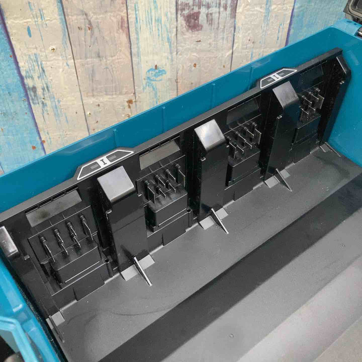 【美品】★マキタ(makita) 多口充電器 充電ケース BCC01 A-78346 8口充電タイプ 40V【柏店】