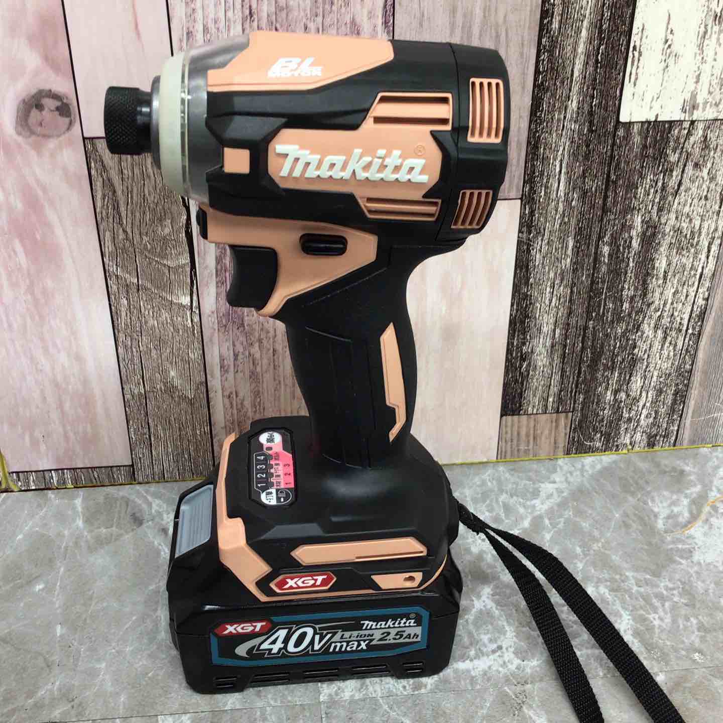 マキタ(makita) TD001GDXAP コードレスインパクトドライバー【船橋馬込店】【店頭取引限定】【中古】管理番号：ITE8CI3JZ1NC 中古品】マキタ(makita) コードレスインパクトドライバー TD001GRDX