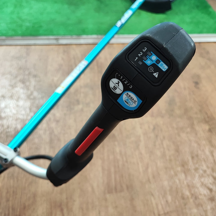 【店頭受取り限定】マキタ(Makita) 充電式草刈機 40Vmax4Ah バッテリ・急速充電器付 MUR006GRM【岩槻店】