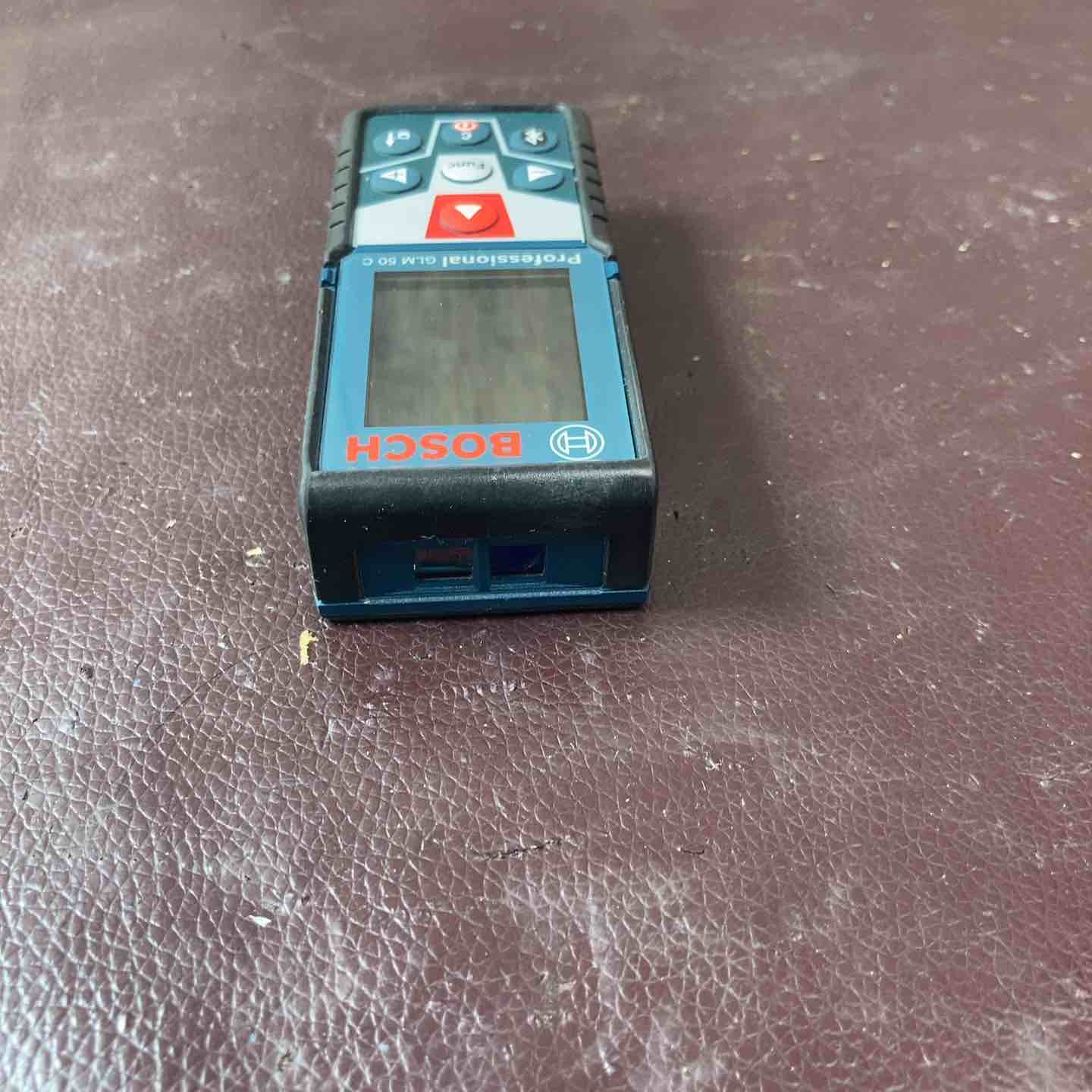 中古品】ボッシュ(BOSCH) レーザー距離計 GLM50C ソフトケース付属