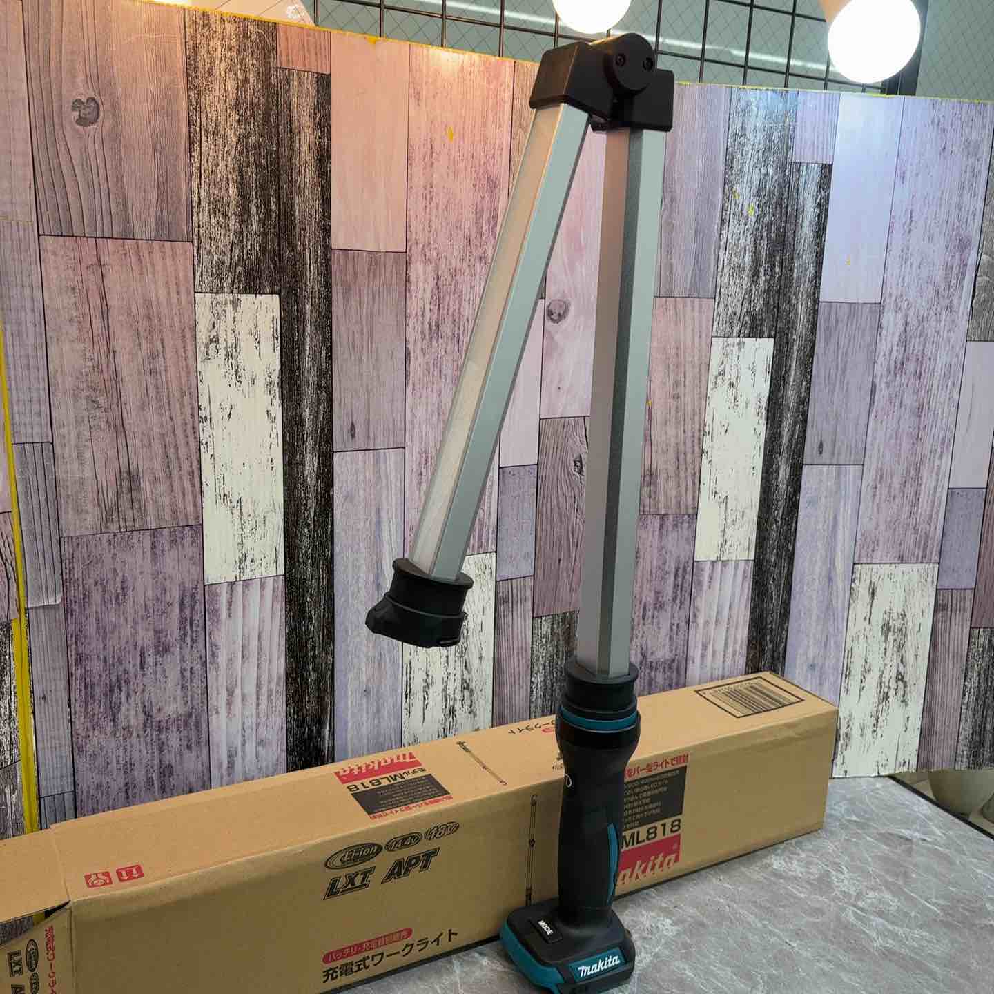 ★マキタ(makita) コードレスLEDライト ML818【八潮店】 ☆マキタ(makita) コードレスLEDライト ML818【八潮店】 – アクト