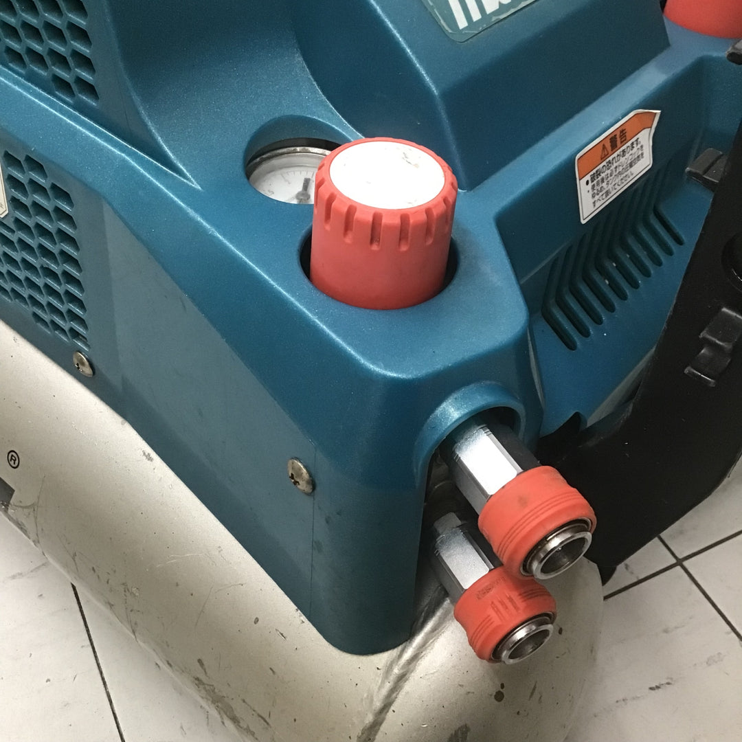 【現状品】 マキタ/makita エアコンプレッサ AC461XGH 【鴻巣店】