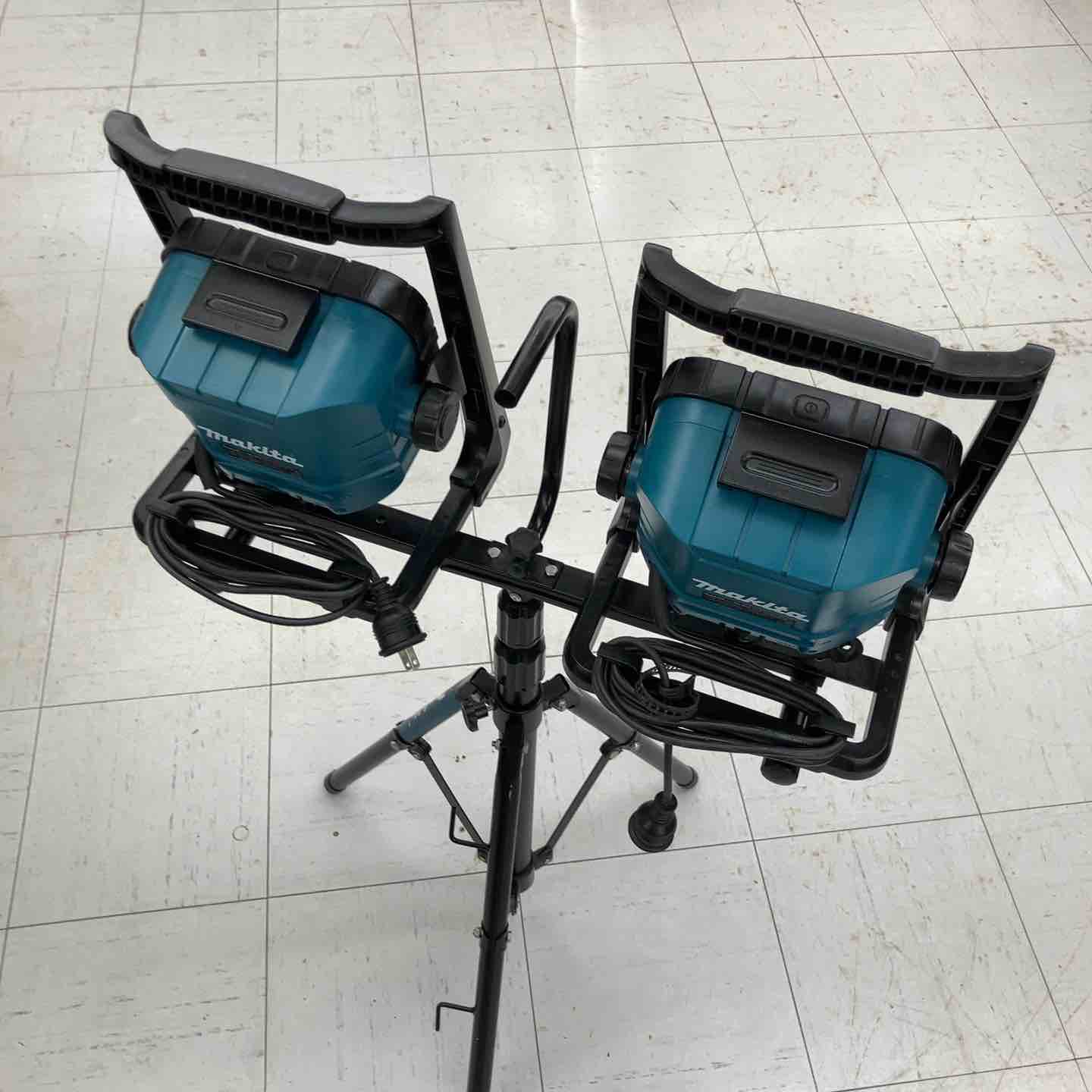 中古品】 マキタ/makita ツインライト＆スタンドセット ML805 【鴻巣店
