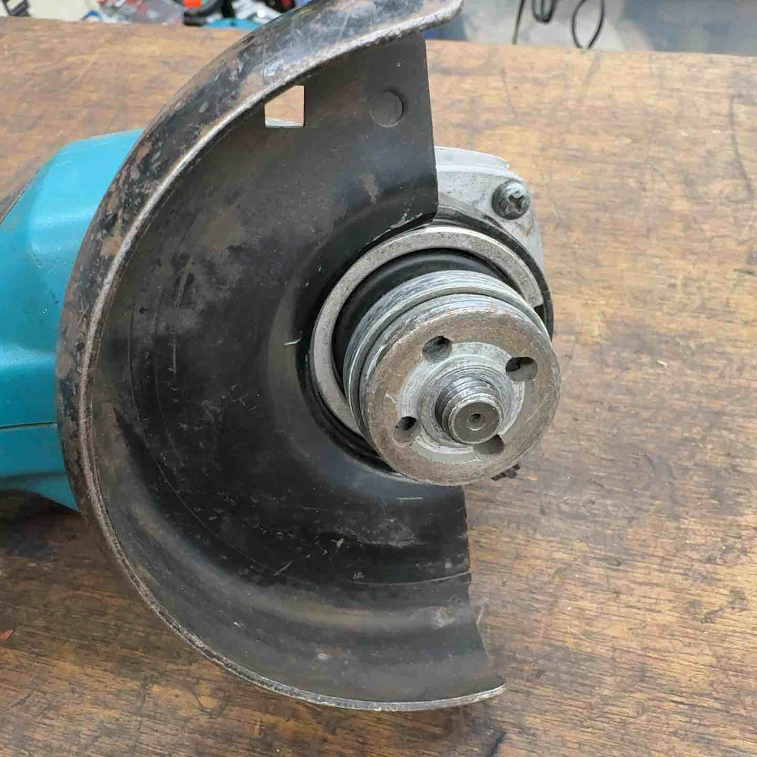 ☆マキタ(makita) 100mmコードレスディスクグラインダー GA400DZ【八潮店】