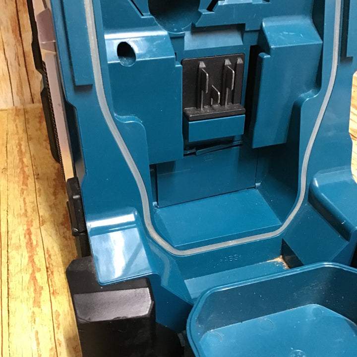★マキタ(makita) コードレスラジオ MR108【川崎店】