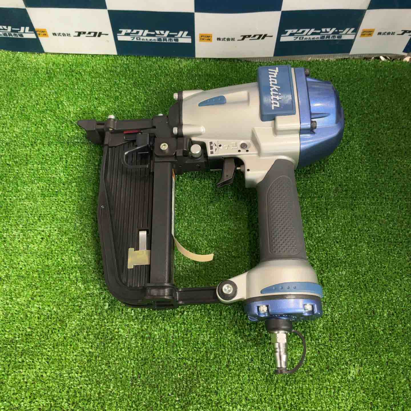 ☆マキタ(makita) 常圧フロアタッカー AT1150B【草加店