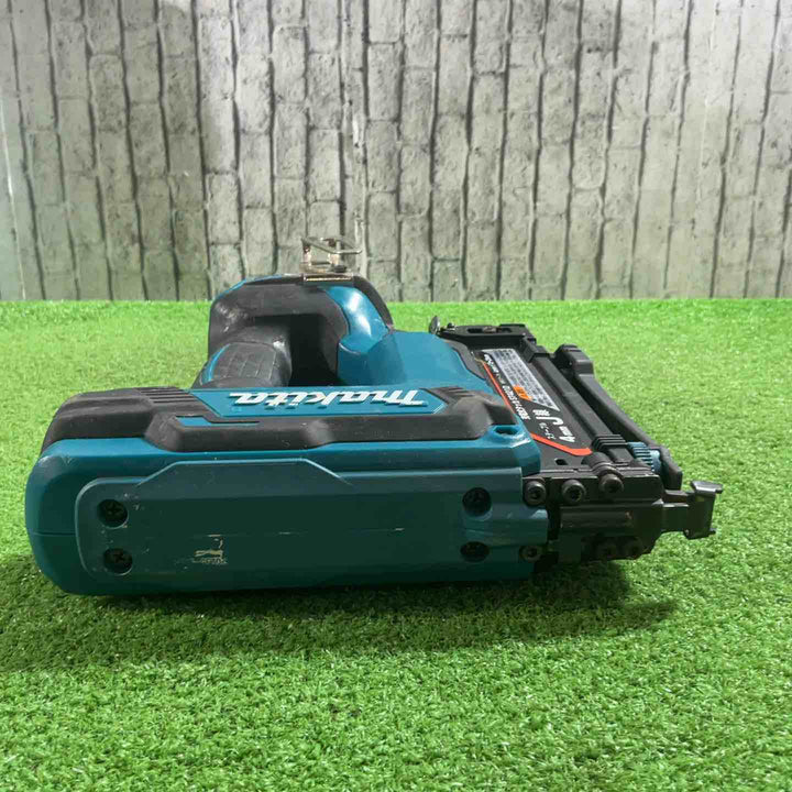 ★マキタ(makita) コードレスタッカー ST421DZK 動作確認済【川口店】