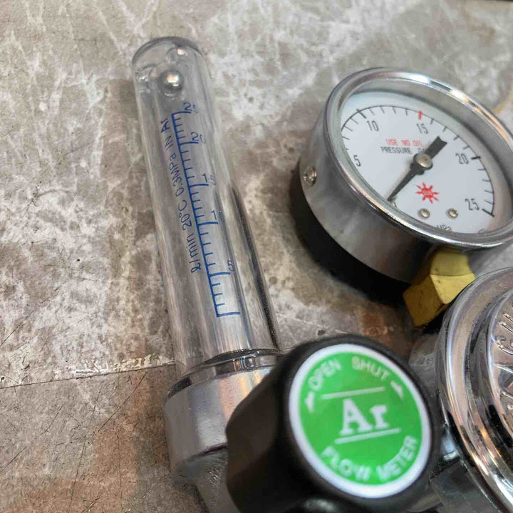 【中古品 美品】調整器 阪口製作所 アルゴン用Ar R-11【八潮店】