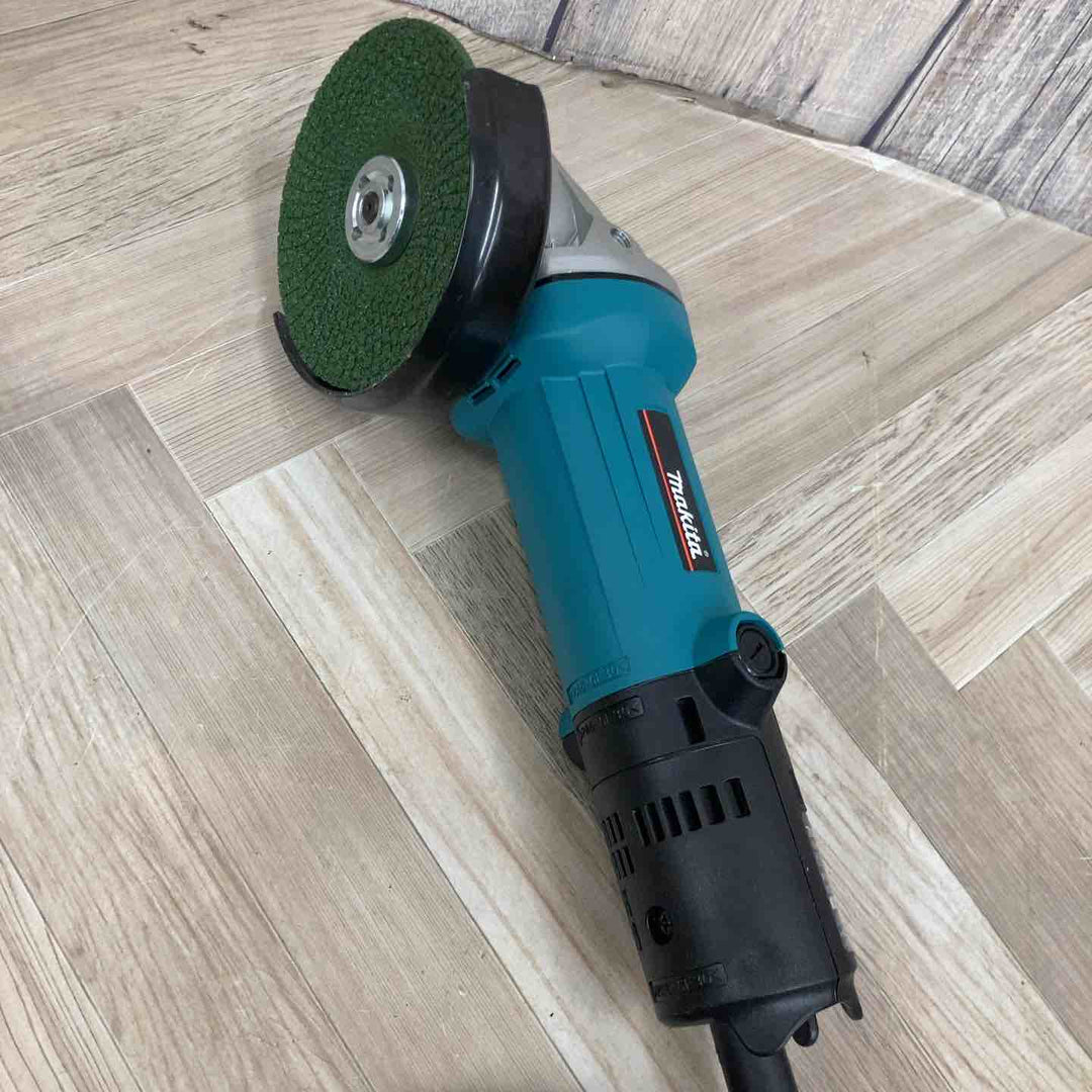 ☆マキタ(makita) 100mmディスクグラインダ 9533B【八潮店】