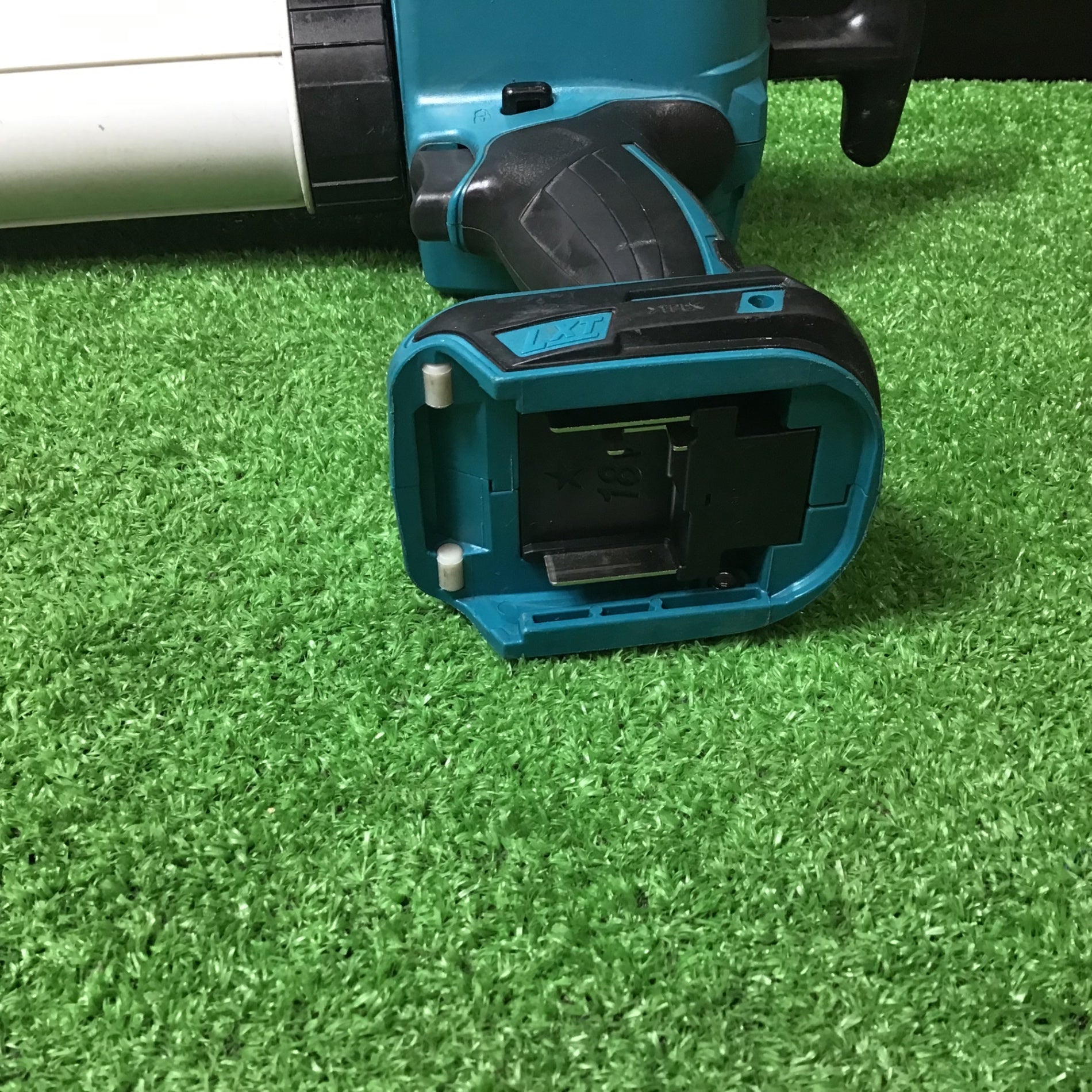 マキタ makita CG180DZ 充電式コーキングガン【市川行徳店】【店頭取引限定】【未使用】管理番号：ITGWSQUB5ISK Amazon.co.jp: マキタ(Makita) CG180DZ 充電式コーキングガン : 産業