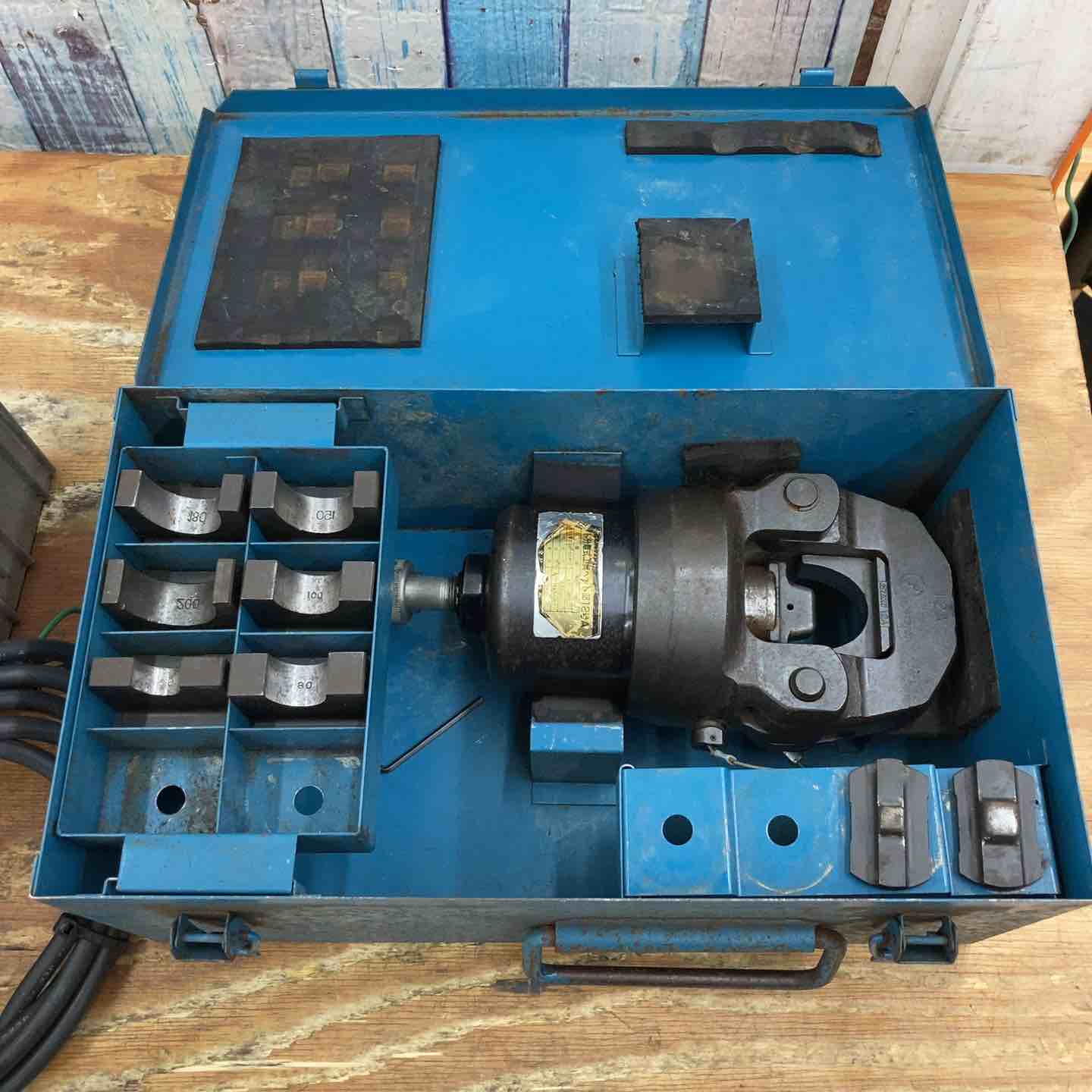 ◇泉精器(IZUMI) 電動リモコン式油圧ポンプ R14E-F 12号A付き【柏店
