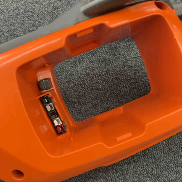 【店頭受取り限定】ハスクバーナ 高枝バッテリーチェンソー 536LiP4 967341110 2.5m 本体のみ【柏店】