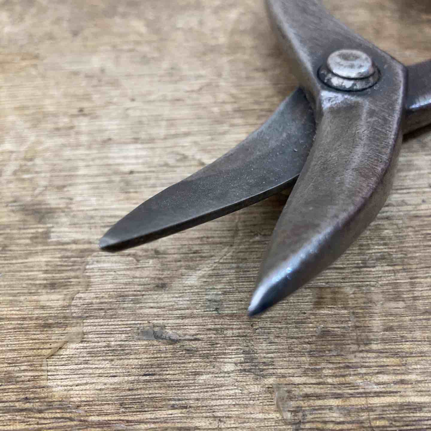 中古品】輝盛光 金切鋏 ステン用 厚物柳刃270 【柏店】 – アクトツール