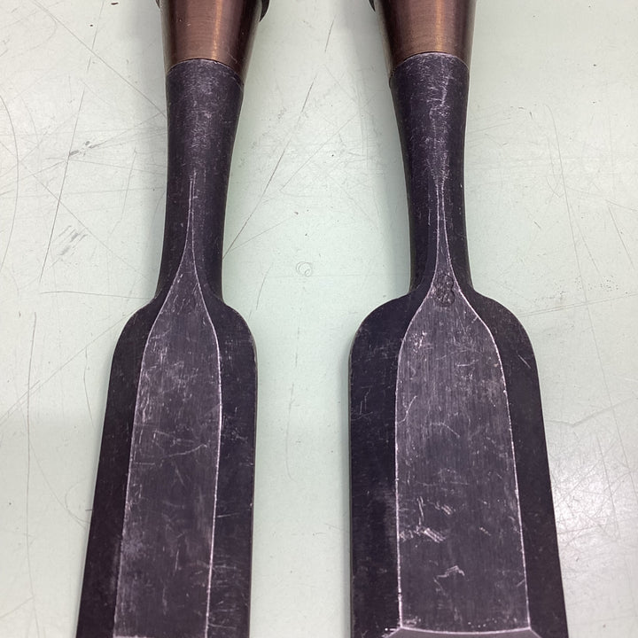 次弘 面取 十本組追入鑿 三ツ裏 黒丹柄【越谷店】