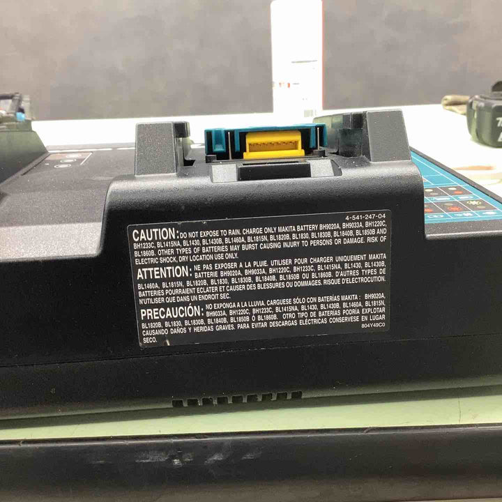 ★マキタ(makita) 2口急速充電器 DC18RD 海外製 問題なく使えます【越谷店】