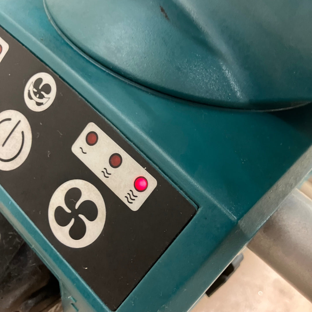 ☆マキタ(makita) コードレス産業扇 CF300DZ ACアダプタ無し 首振り 風量調節【草加店】