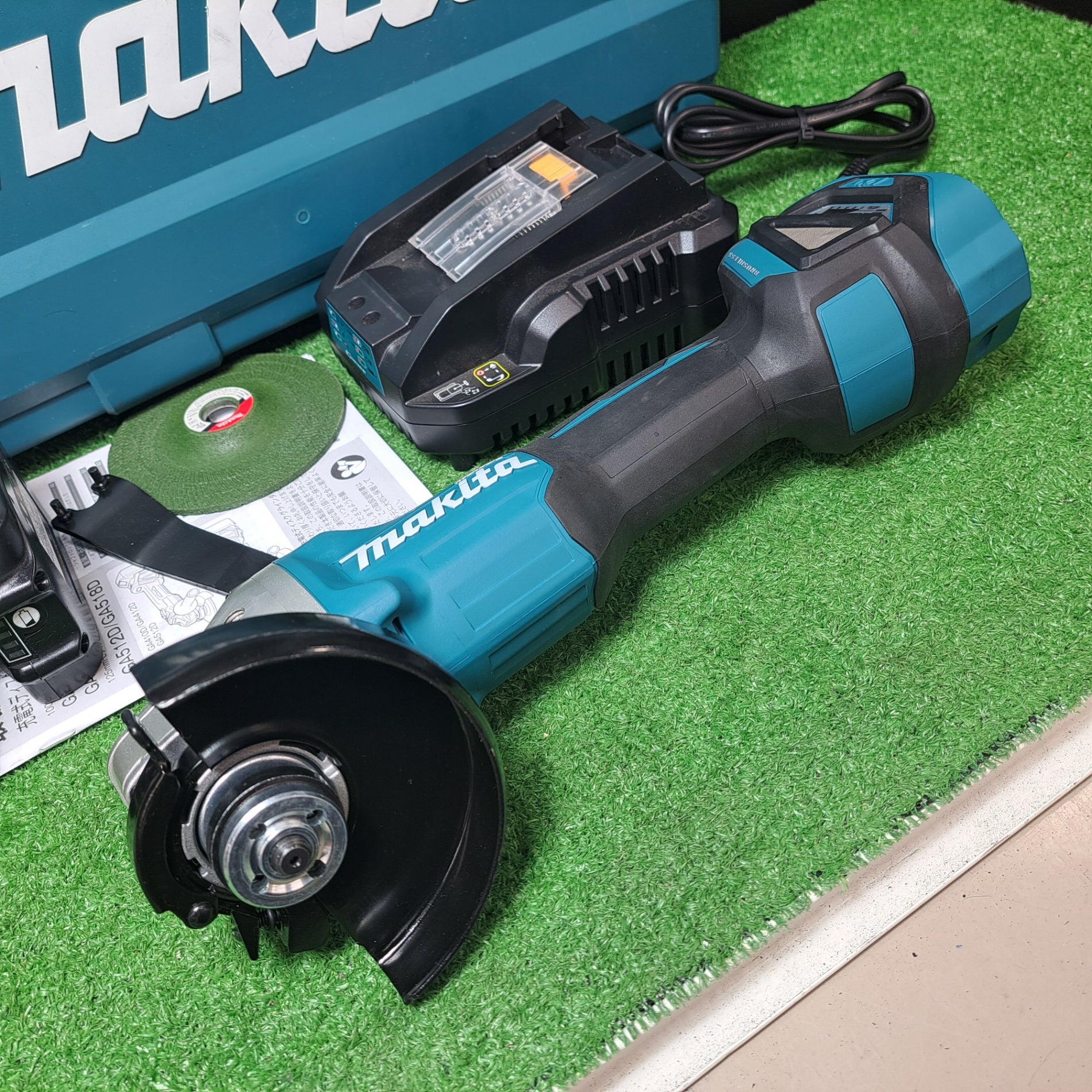 マキタ/makita 18V 100mmコードレスディスクグラインダ GA412DRGX