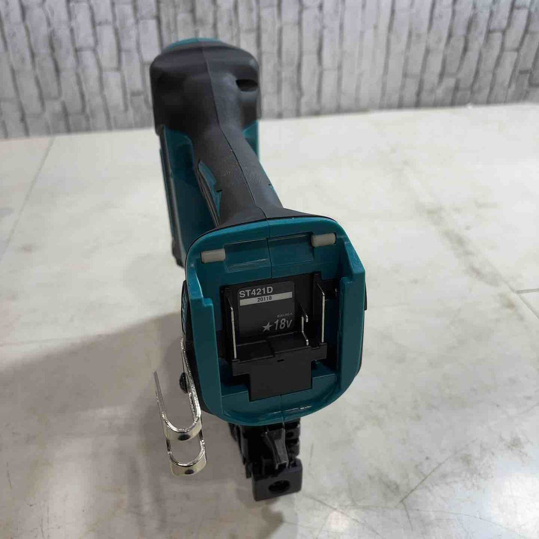 ★マキタ(makita) コードレスタッカー ST421DZK 動作確認済み【川口店】