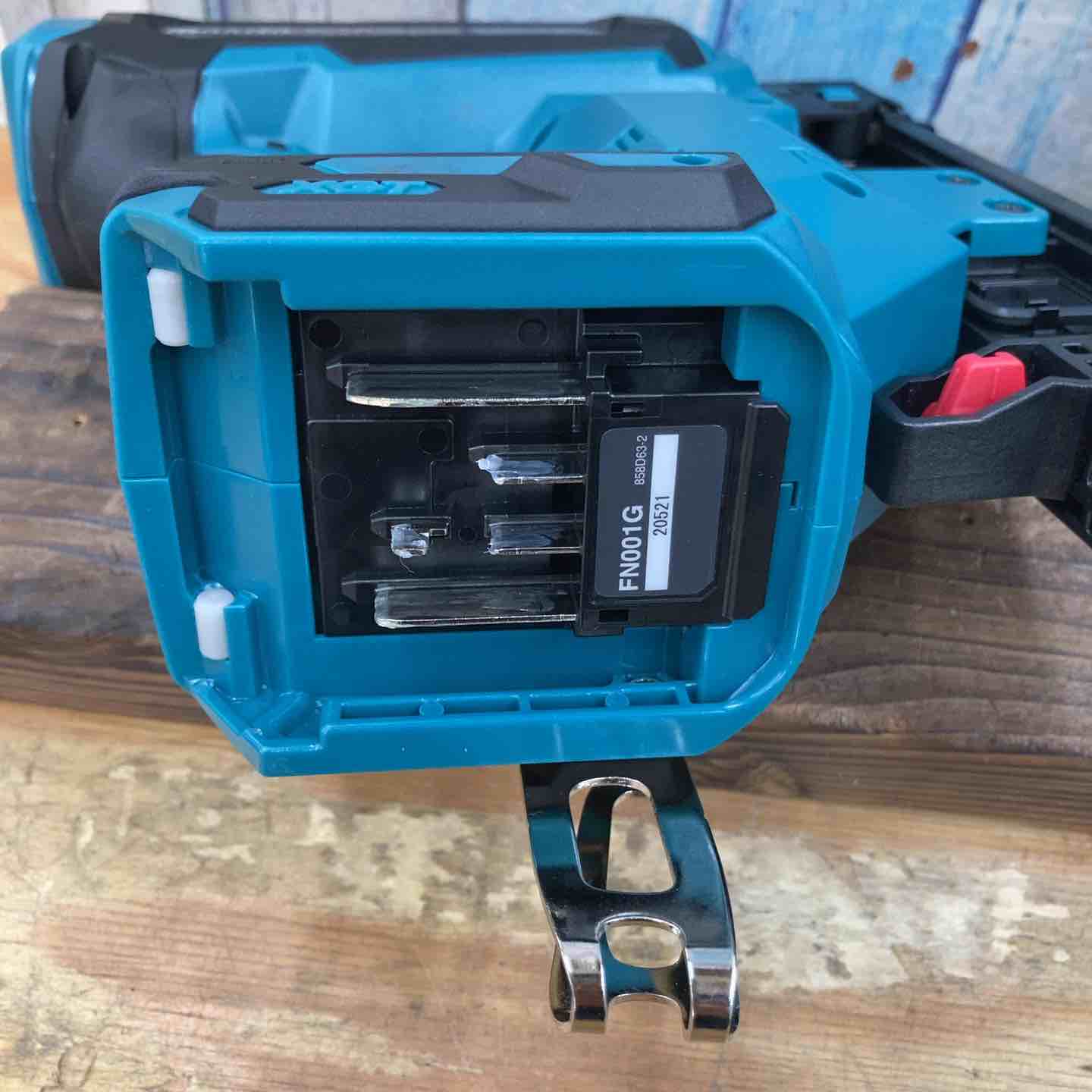 未使用品】☆マキタ(makita) 40mmコードレス仕上釘打 FN001GRDX 40V