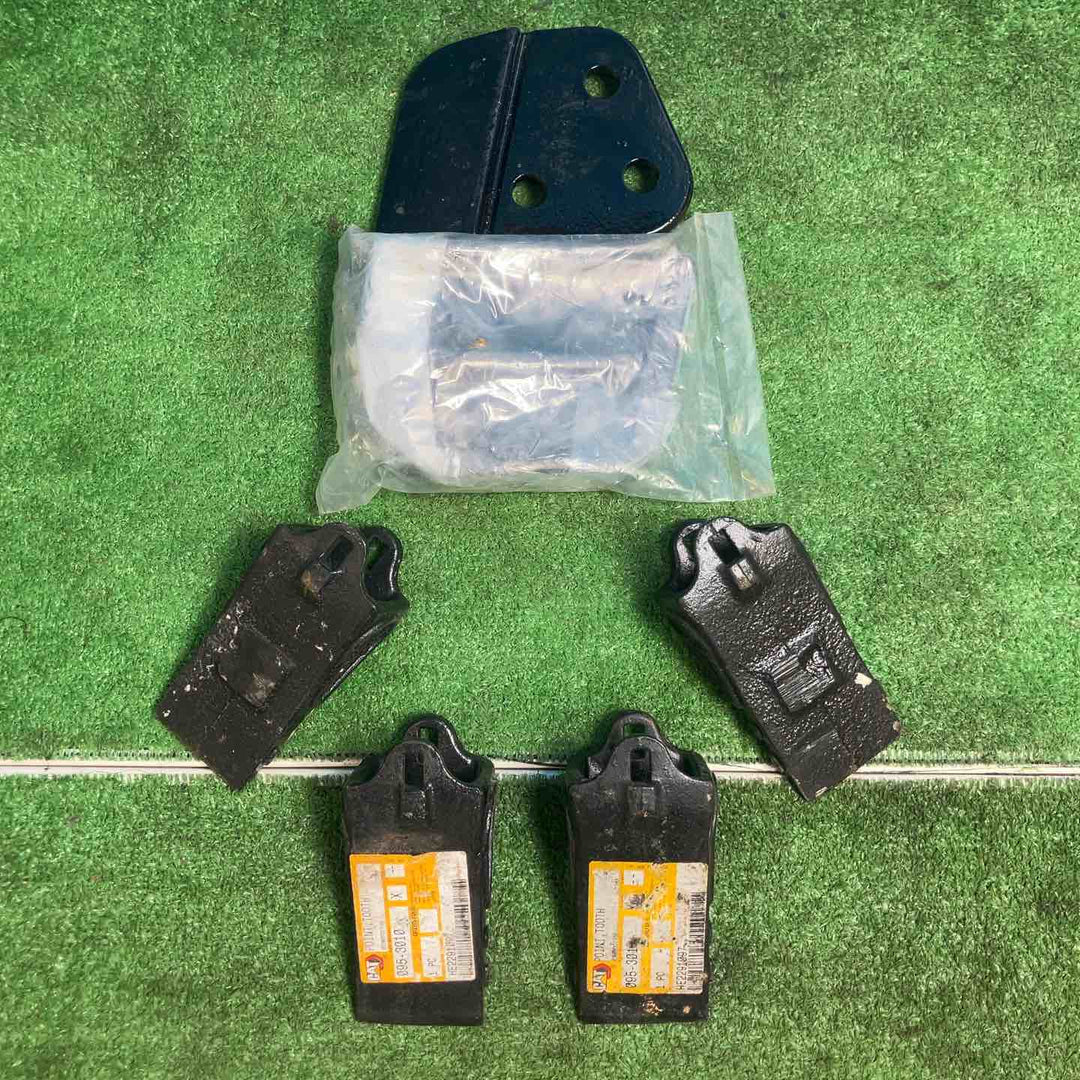 【中古品】キャタピラー社 ポイントツース、カッター、シム、ピン、プラグ等 重機 ユンボ【岩槻店】