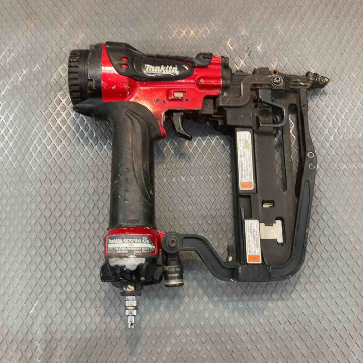 【中古品】マキタ(makita) 高圧フロアタッカ AT450HA【所沢店】