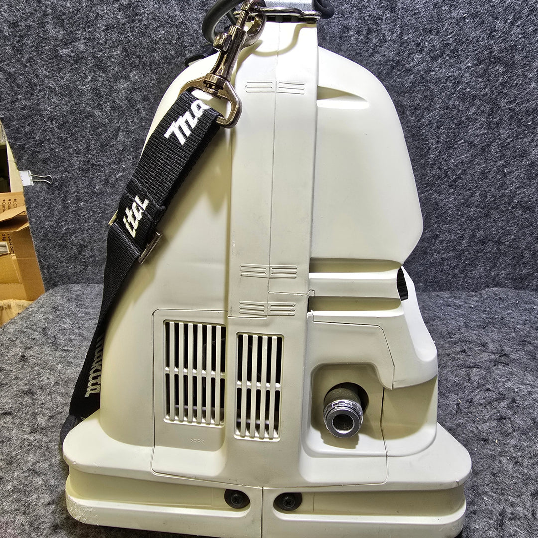 【中古品】マキタ(makita) エアコンプレッサー AC700【桶川店】