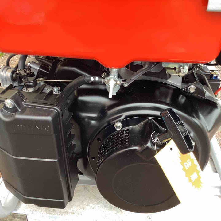 【店頭受取り限定】◇発電機 新ダイワ EGY6000TE-A 50hz 三相誘導モーター ガソリンエンジン アワー0ｈ バッテリー新品 【越谷店】
