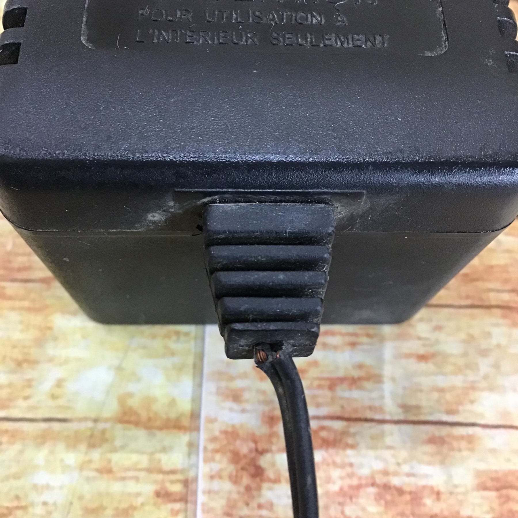 日立工機 コードレスラジオ UR18DSL2(NN) 蓄電池充電器別売り
