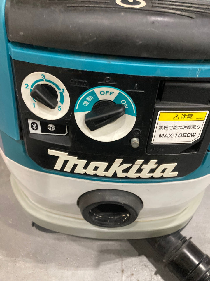 ★マキタ(makita) 集じん機 乾式 VC0840　連動コンセント付　粉じん専用　集じん容量 8L　【川口店】