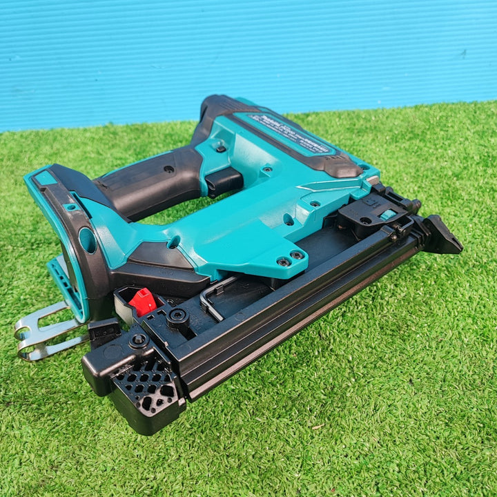 ★マキタ(makita) コードレスフィニッシュネイラ FN350DRG【岩槻店】