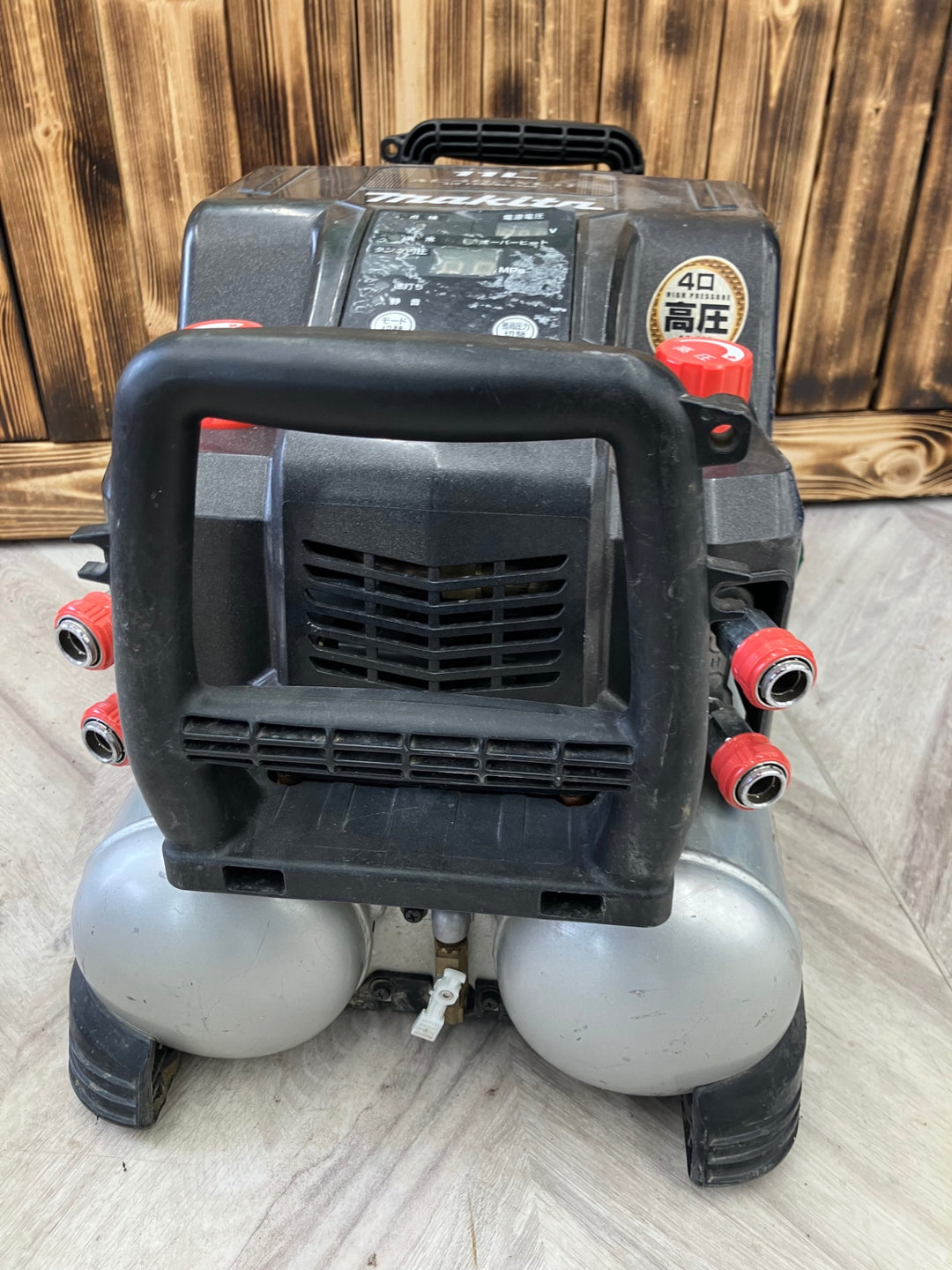 ★マキタ(makita) エアコンプレッサー AC462XLHB【越谷店】