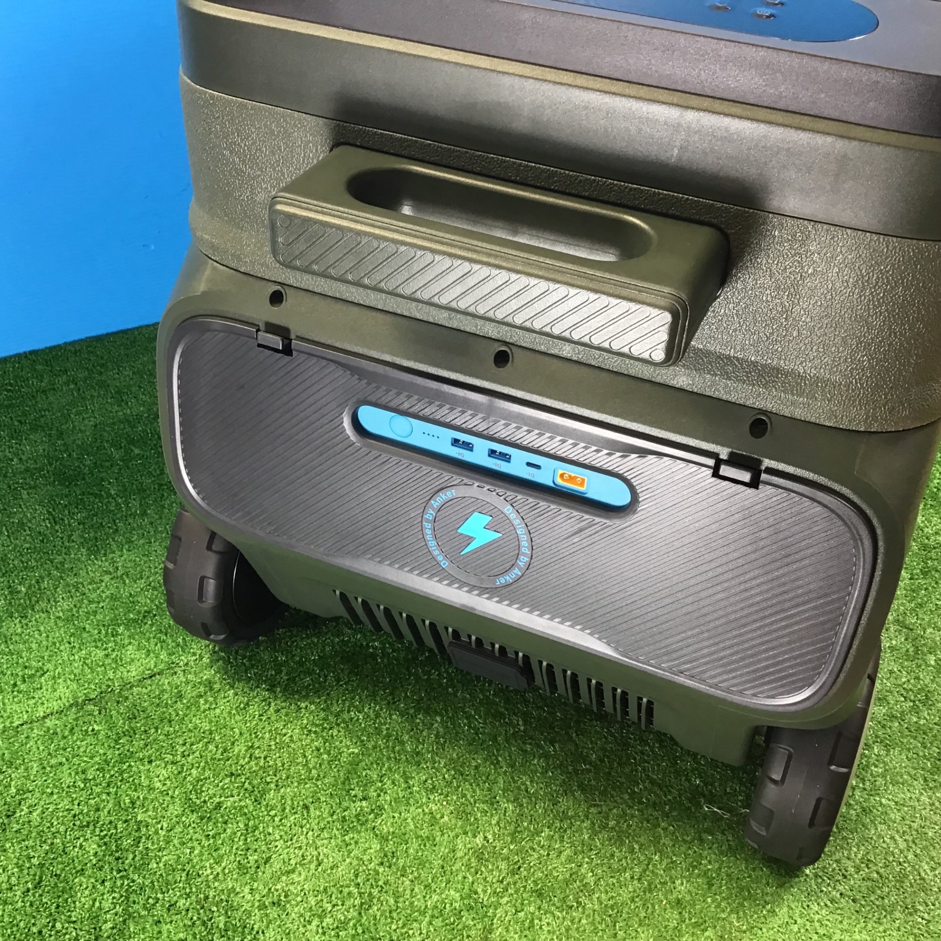 美品/店頭受取り限定】Anker(アンカー) バッテリー搭載