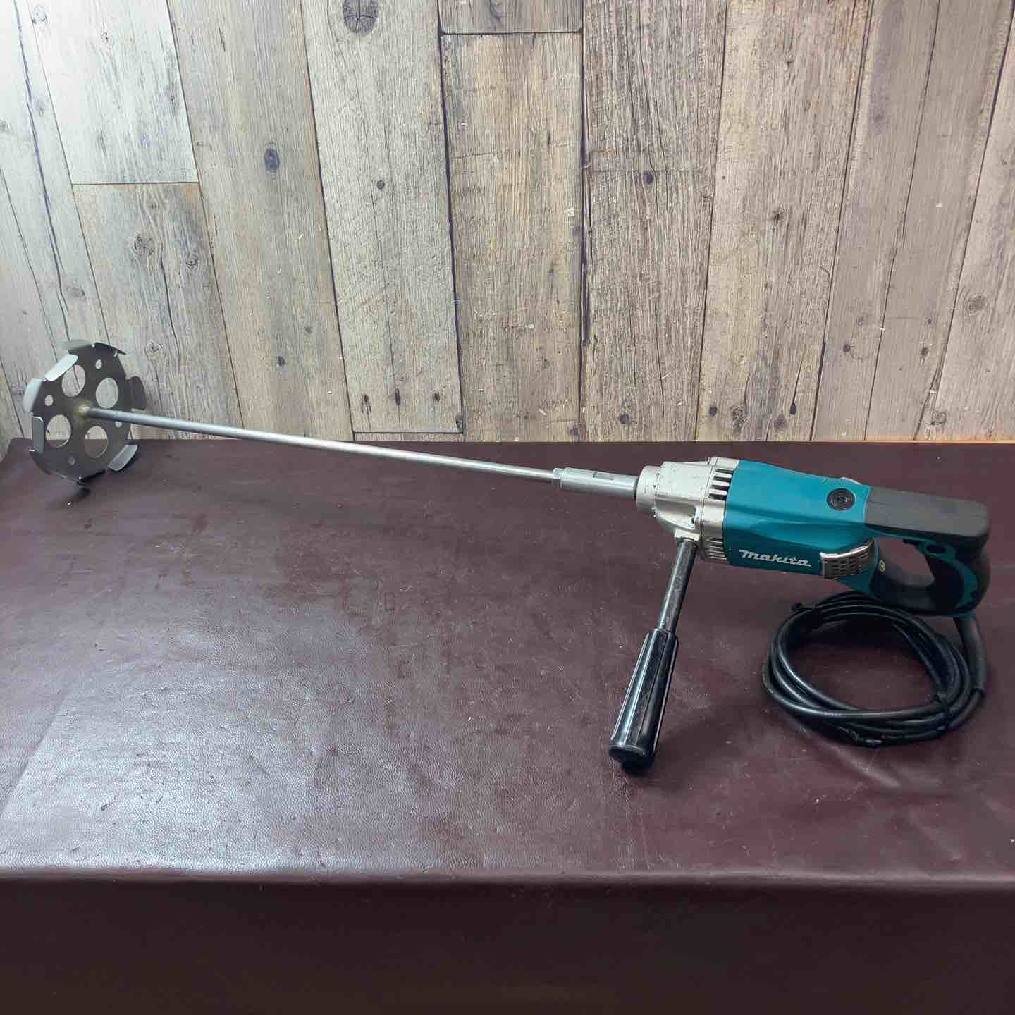 makita マキタ UT2204 カクハン機 中古品 【ハンズクラフト宜野湾店】 買取実績】makita マキタ カクハン機 UT2204［東京都小平市］西東京店