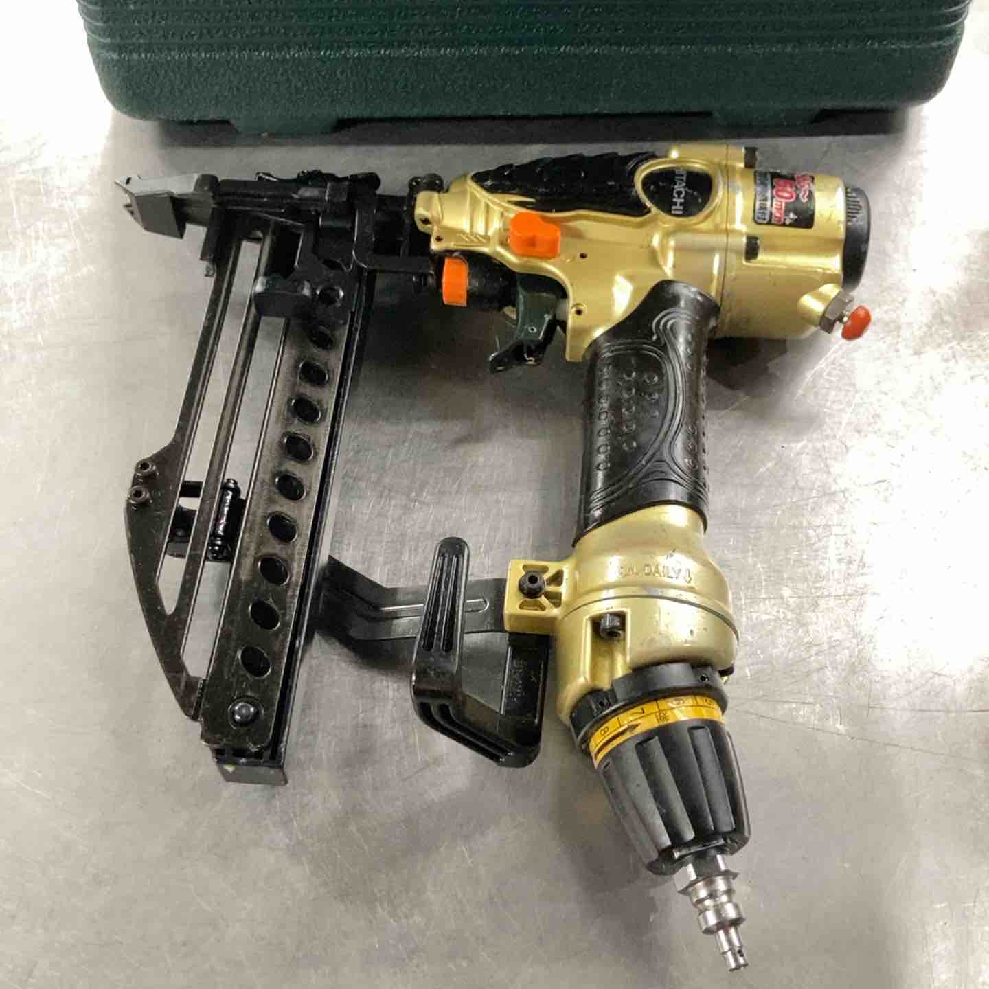 中古】ハイコーキ(HIKOKI ※旧:日立工機) 高圧フロアタッカ N5004HMF