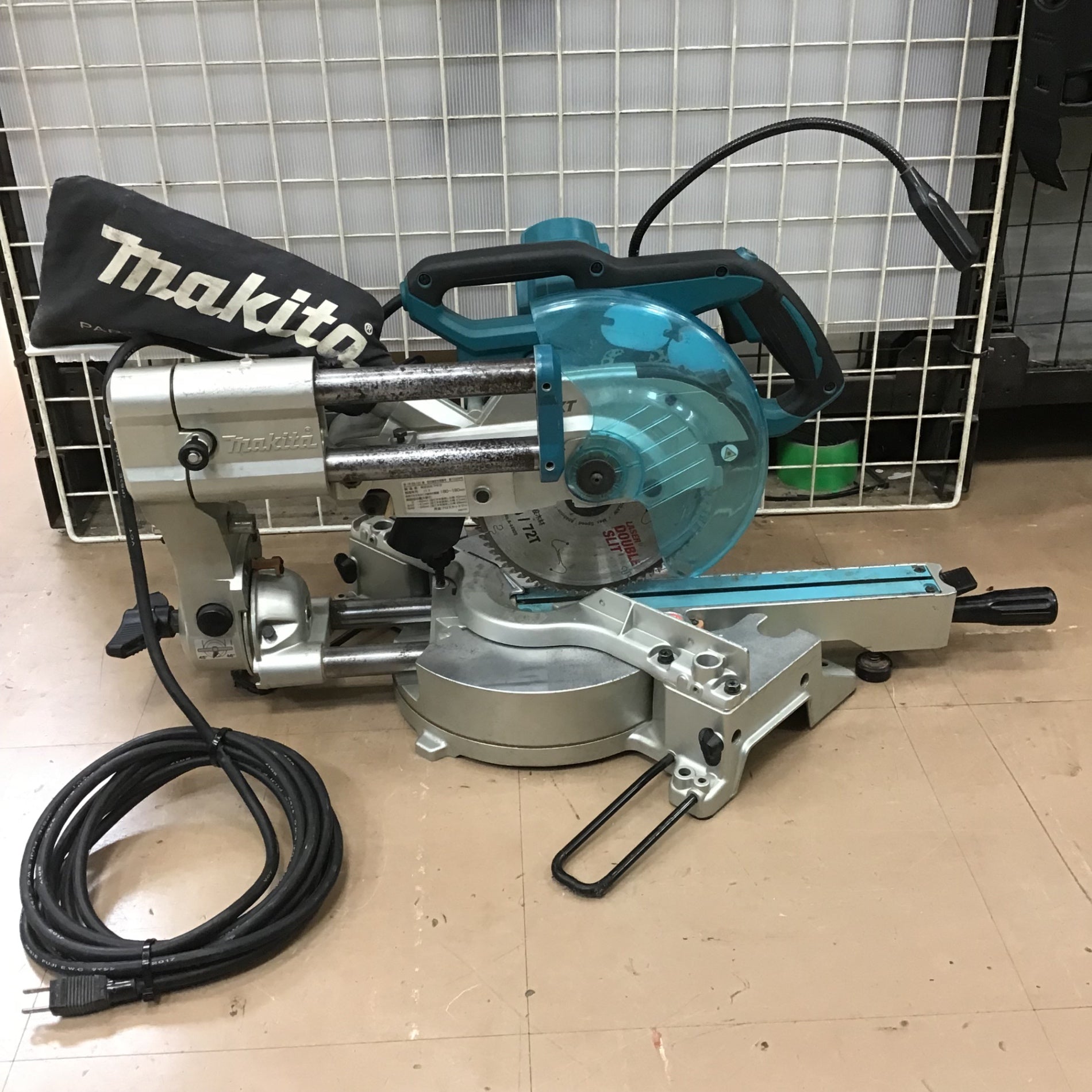 ★マキタ(makita) スライドマルノコ LS0717FL【草加店】 ☆マキタ(makita) スライドマルノコ LS0717FL【草加店】 – アクト