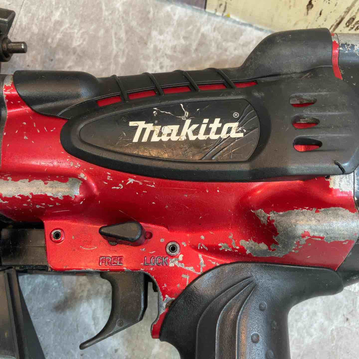 ★マキタ(makita) 高圧エア釘打ち機 AN930H【八潮店】