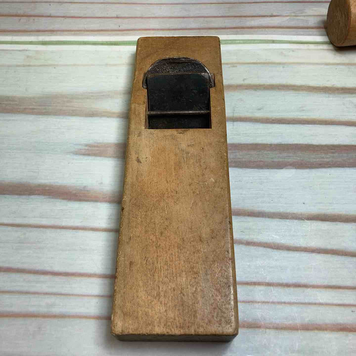 【中古品】 鉋 おそらく千代鶴貞秀作 銘：古城の梅 【かなり短い】 【川崎店】
