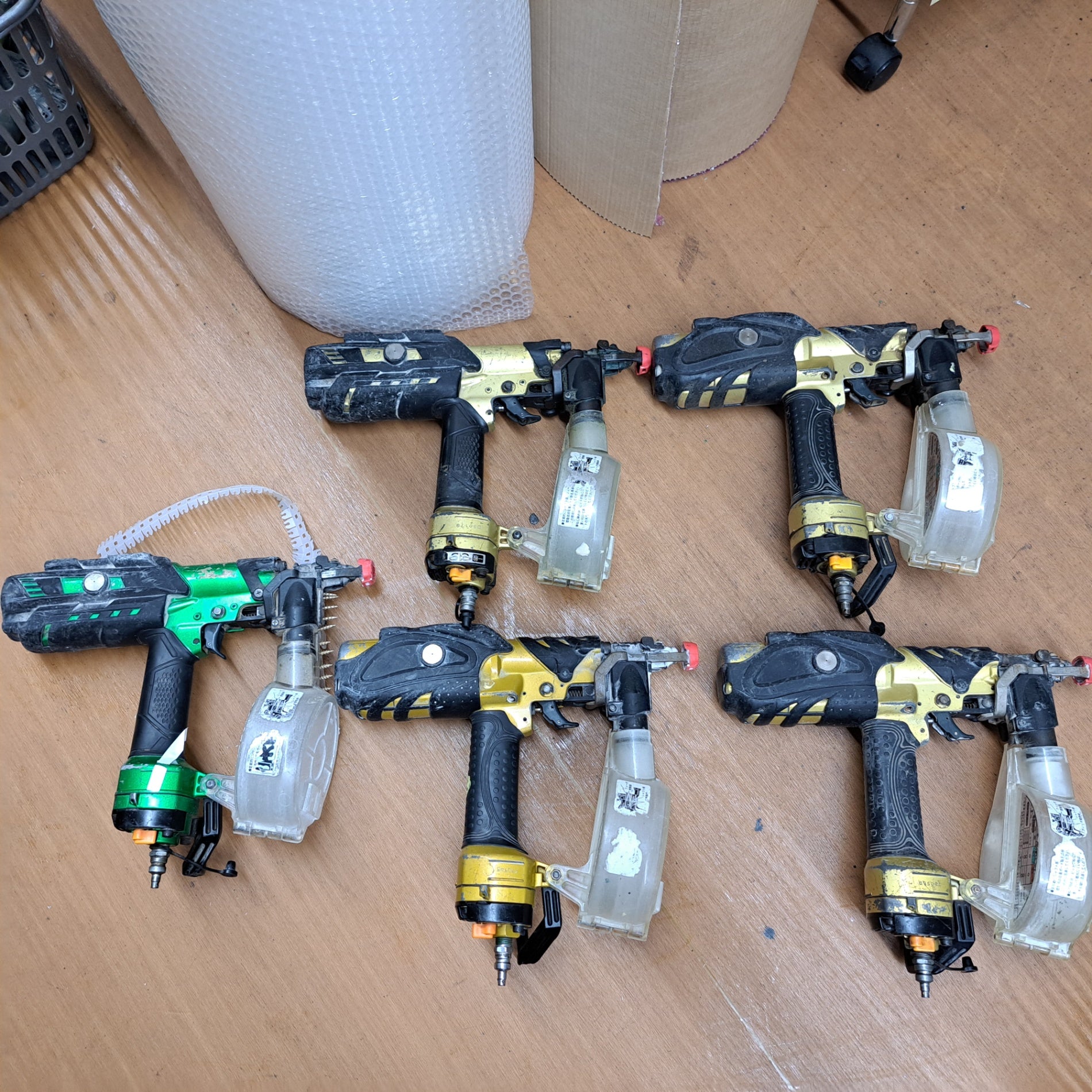 ジャンク品】ハイコーキ(HIKOKI 日立工機) 高圧釘打ち5台 ねじ ジャンク品】ハイコーキ(HIKOKI 日立工機) 高圧釘打ち5台 ねじ