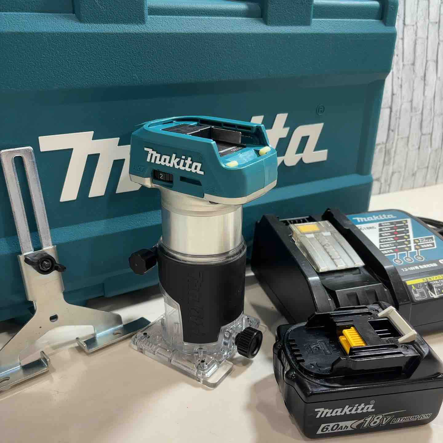 ☆マキタ(makita) コードレストリマー RT50DRG バッテリー1個 充電器
